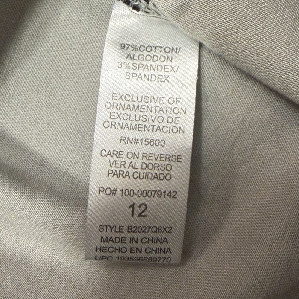 Democracy Gray Camo Cropped Cargo Pants - Picture 6 of 8